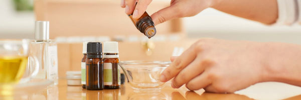 What Is Natural Fragrance? A Clear Guide to Essential Oils, Absolutes, and Extracts - Osmia